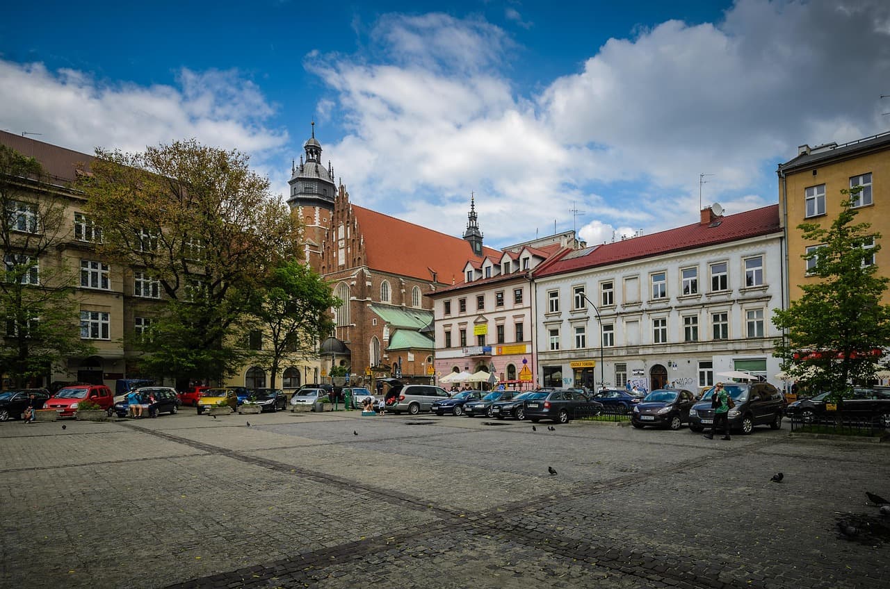 Sprzątanie biura w Krakowie 2026 — cennik, częstotliwość, jak wybrać firmę