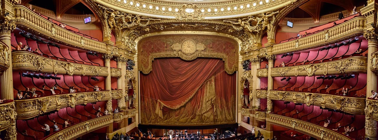 Sprzątanie teatru i opery — kulisy, widownia, garderoby